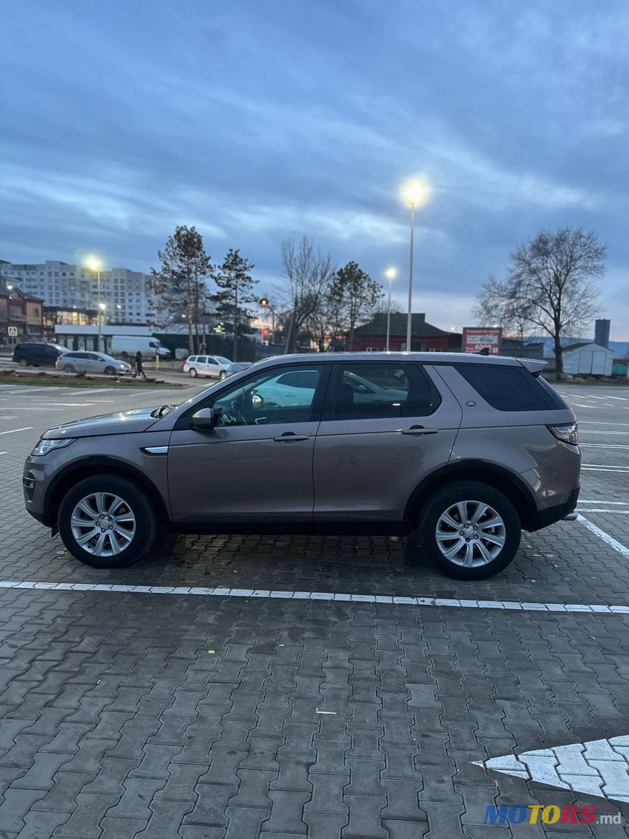 2016' Land Rover Discovery Sport photo #3