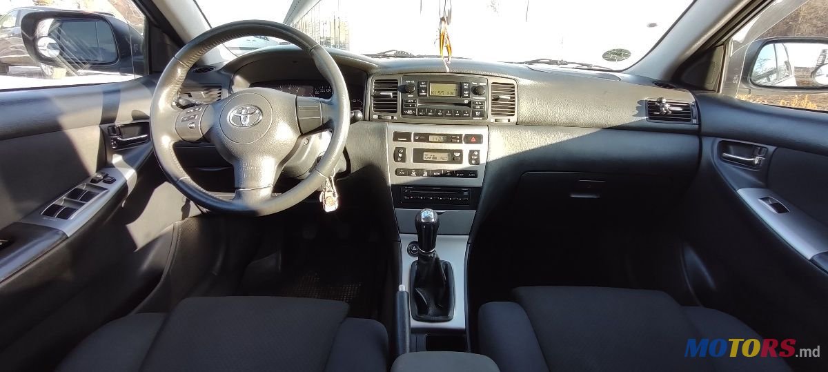 2005' Toyota Corolla photo #2