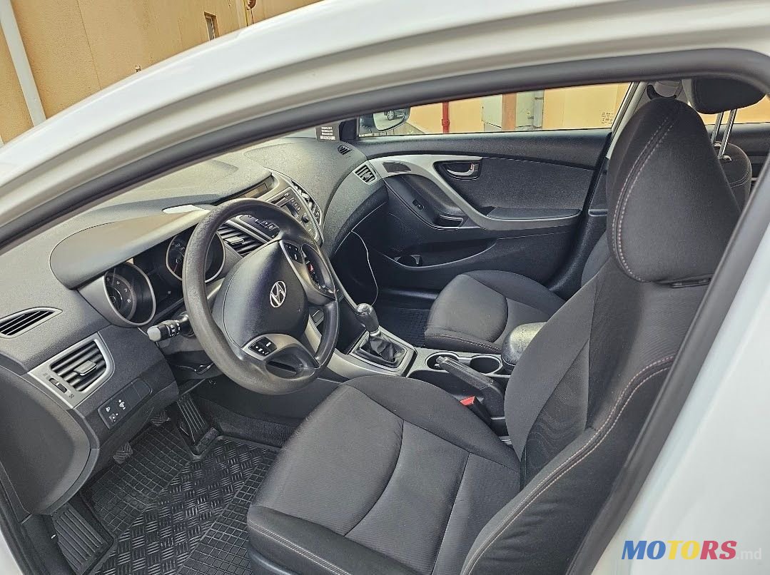 2014' Hyundai Elantra photo #3