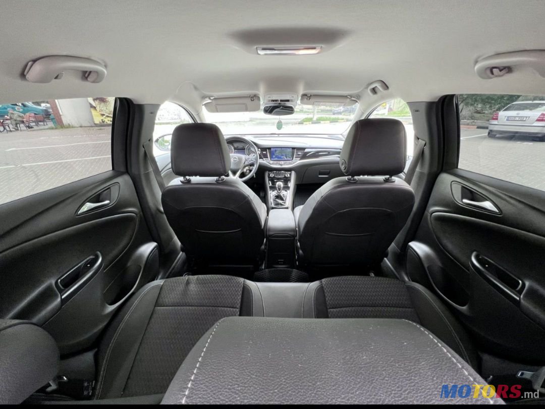 2016' Opel Astra photo #5