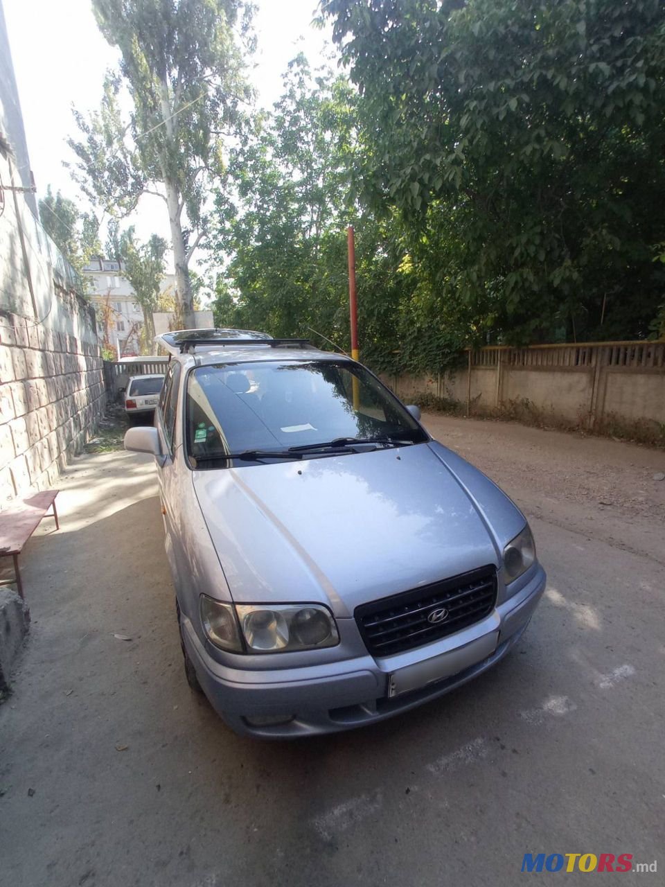 2003' Hyundai Trajet photo #1