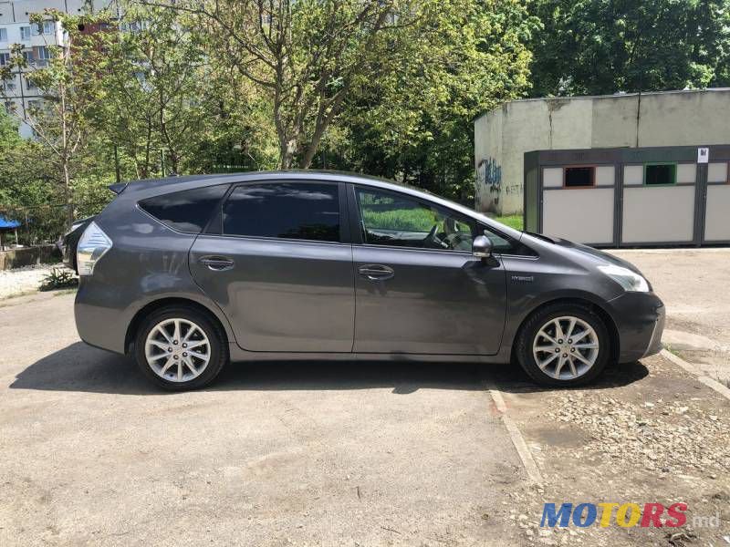 2012' Toyota Prius + photo #2