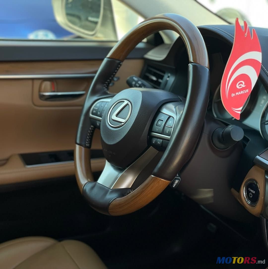 2016' Lexus Es Series photo #6