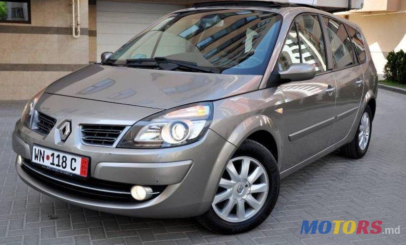 2009' Renault Grand Scenic photo #1
