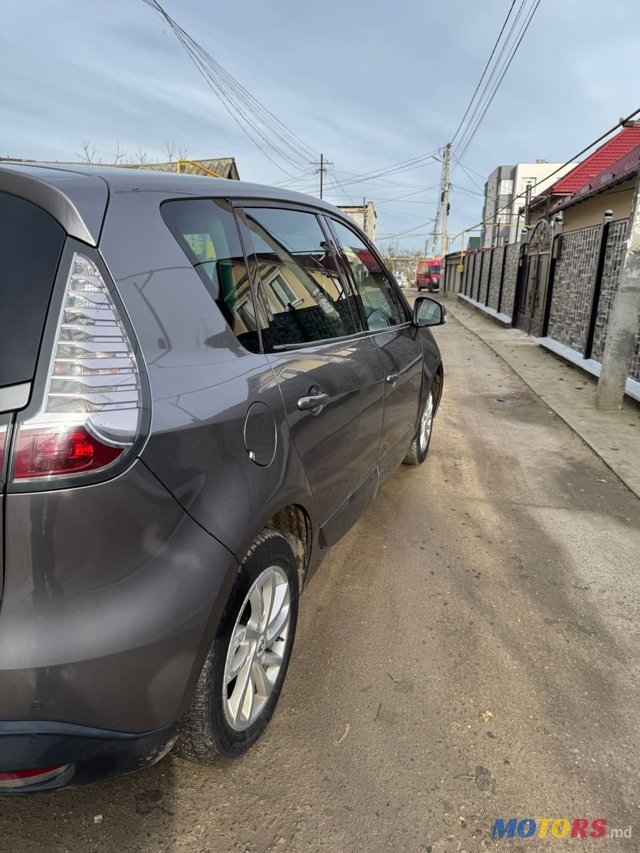 2012' Renault Scenic photo #4