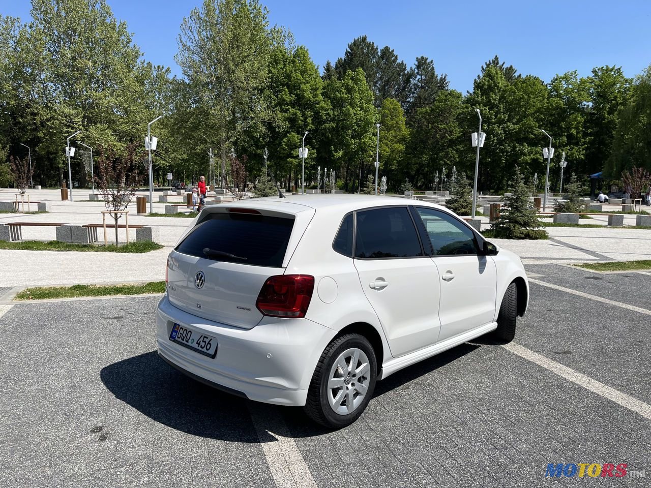 2011' Volkswagen Polo photo #3