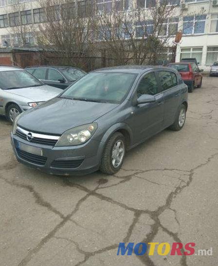 2005' Opel Astra photo #1