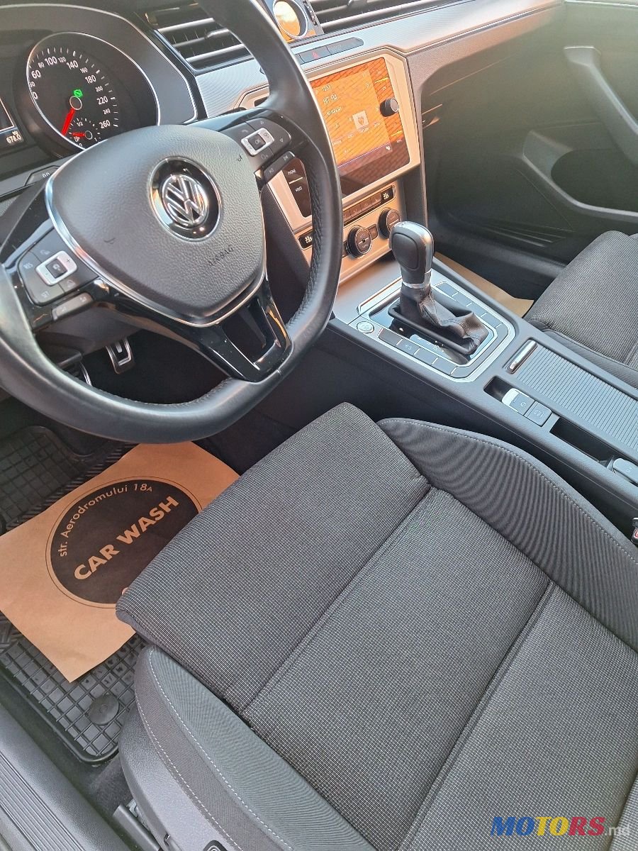 2018' Volkswagen Passat photo #2