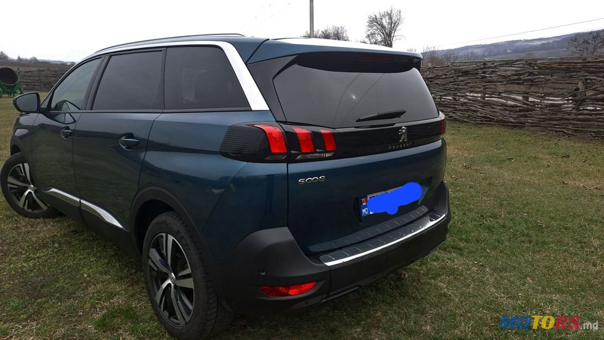 2020' Peugeot 5008 photo #3