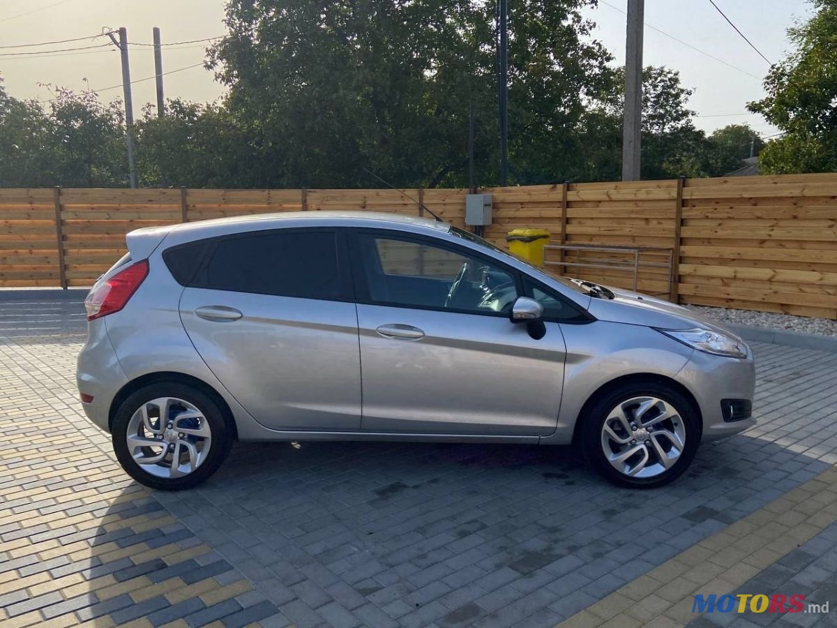 2015' Ford Fiesta photo #5
