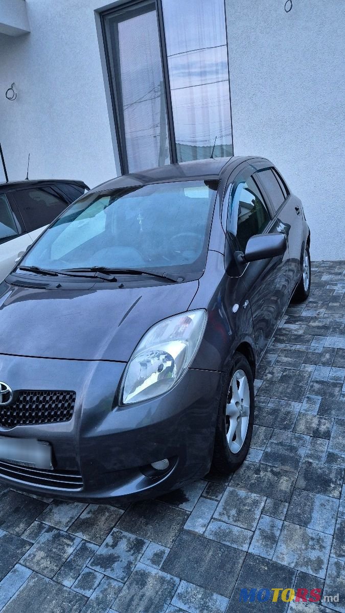 2007' Toyota Yaris photo #2