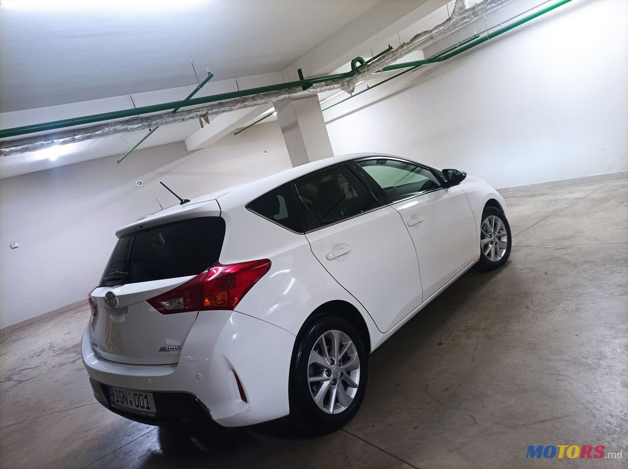 2013' Toyota Auris photo #6