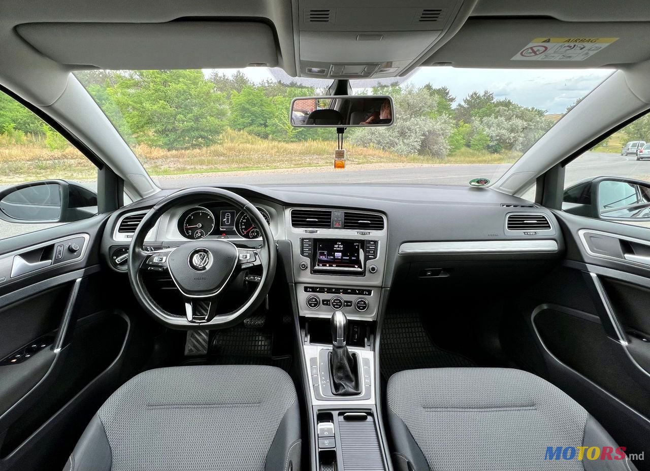 2014' Volkswagen Golf photo #5
