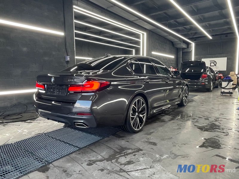 2021' BMW 5 Series photo #5