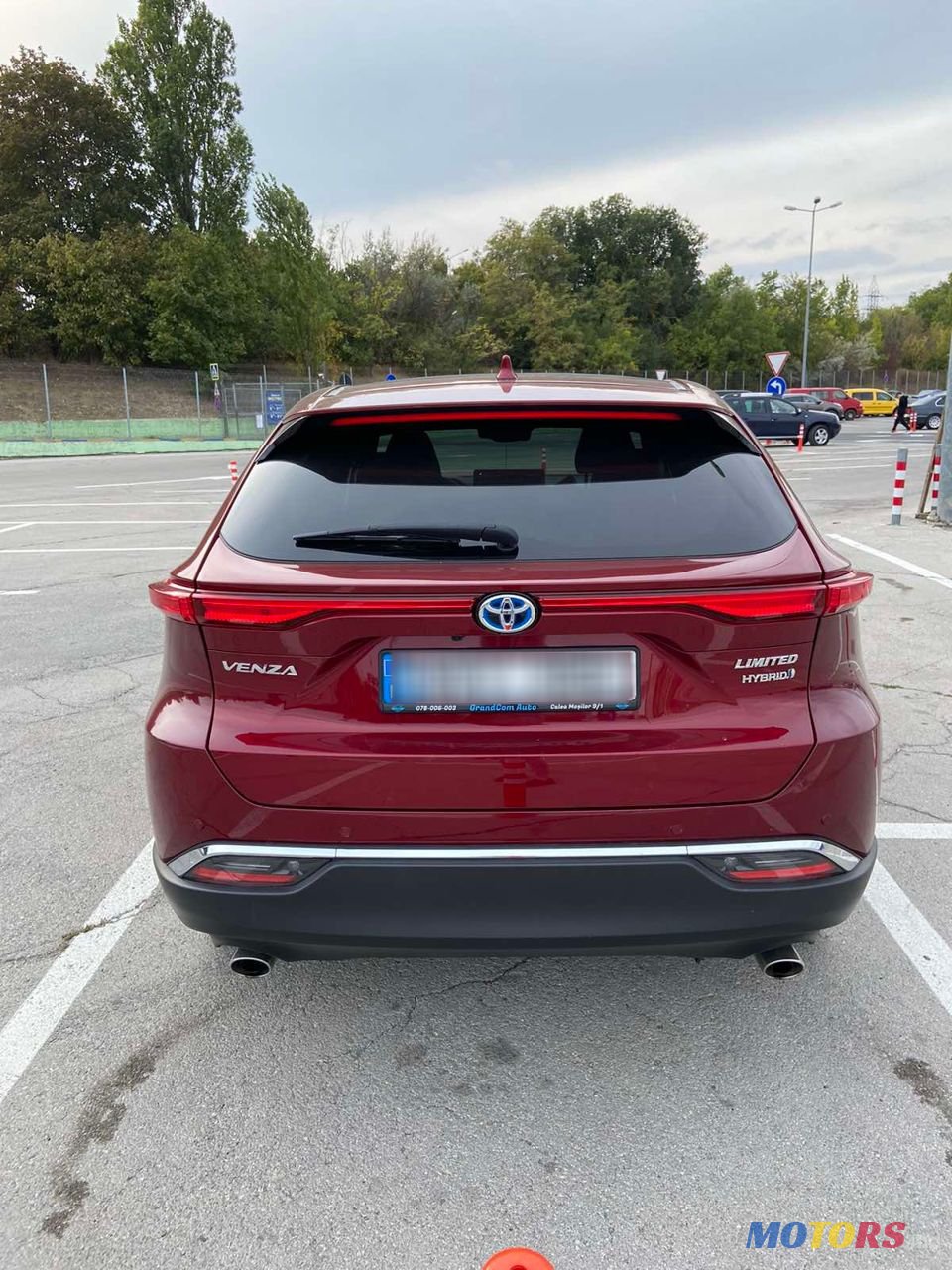 2021' Toyota Venza photo #5