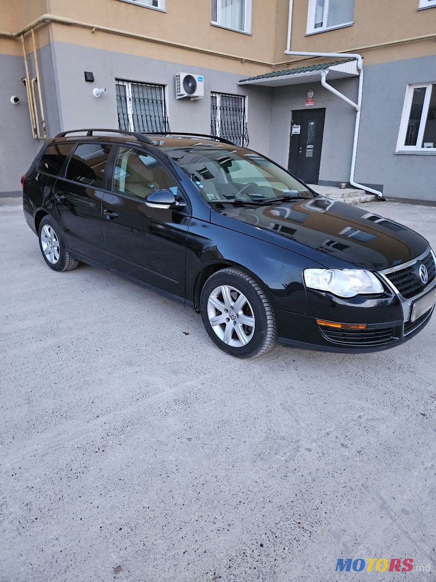 2005' Volkswagen Passat photo #5