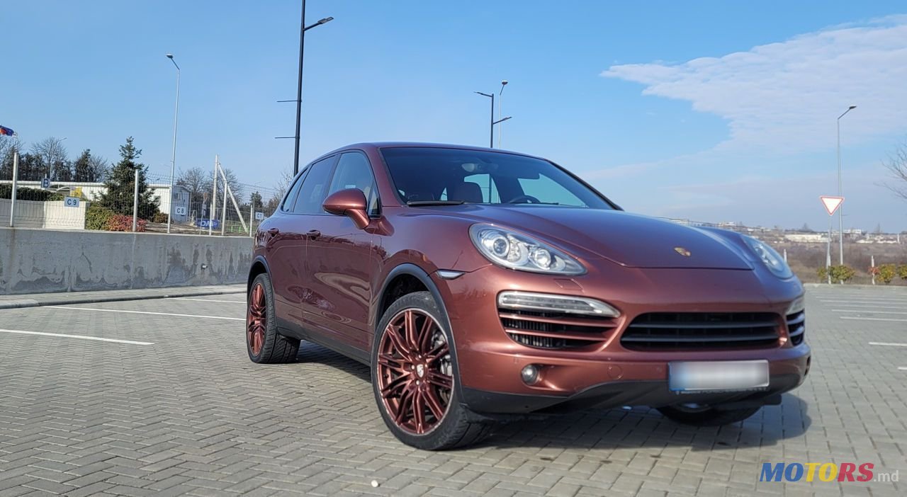 2011' Porsche Cayenne photo #1