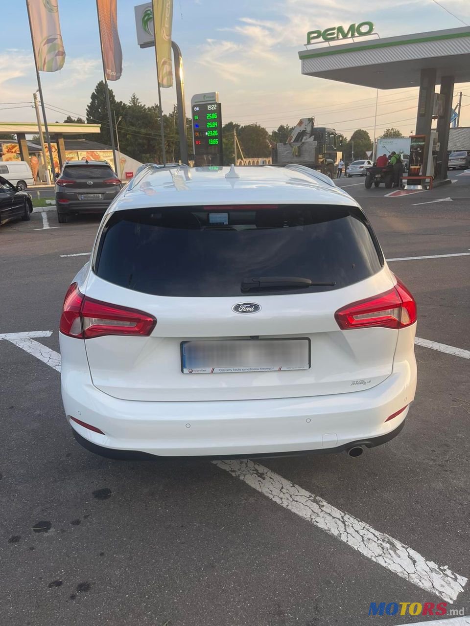 2020' Ford Focus photo #6