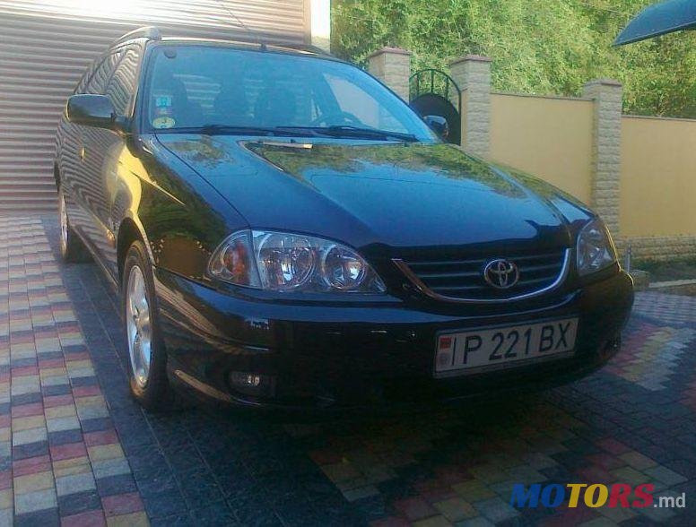 2003' Toyota Avensis photo #2