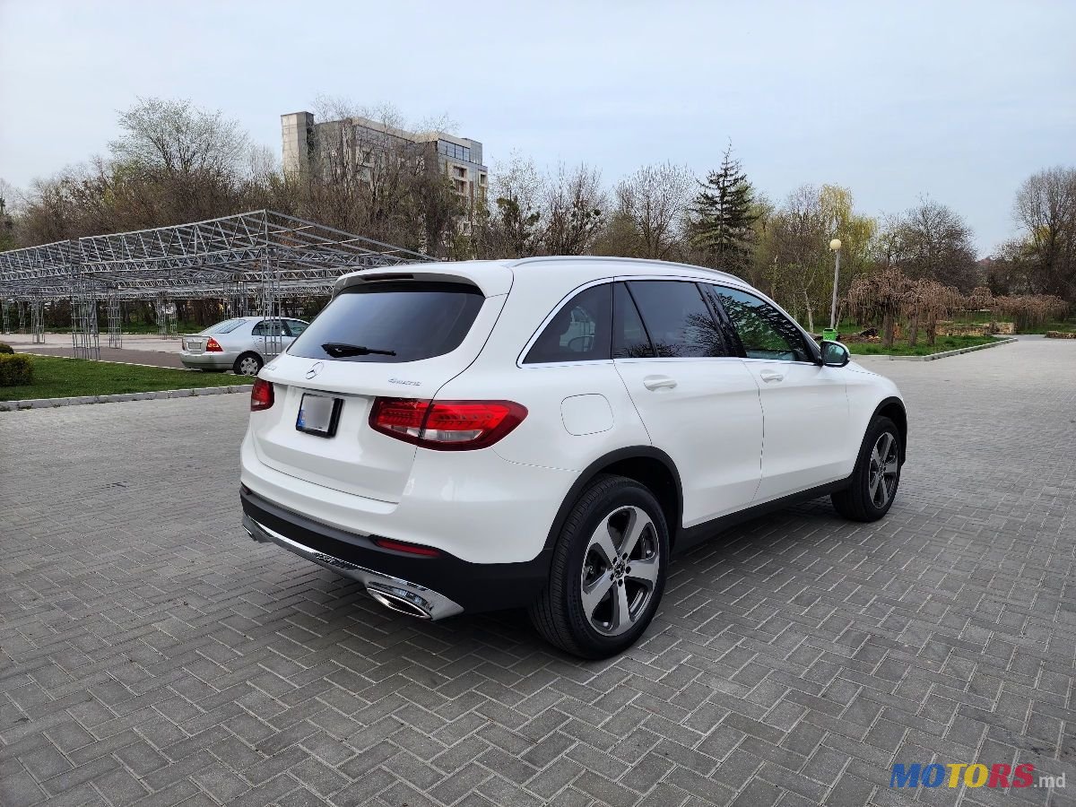 2017' Mercedes-Benz GLC photo #3