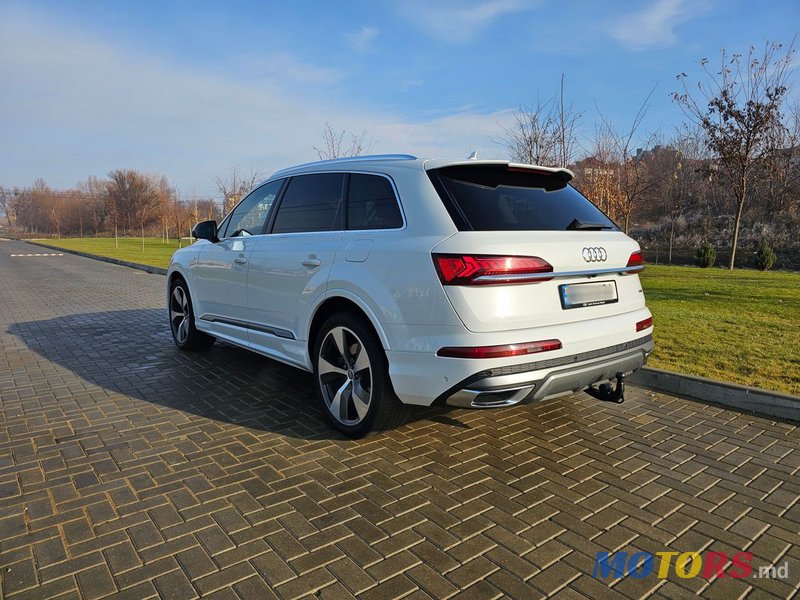 2020' Audi Q7 photo #2