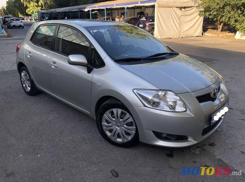 2007' Toyota Auris photo #2