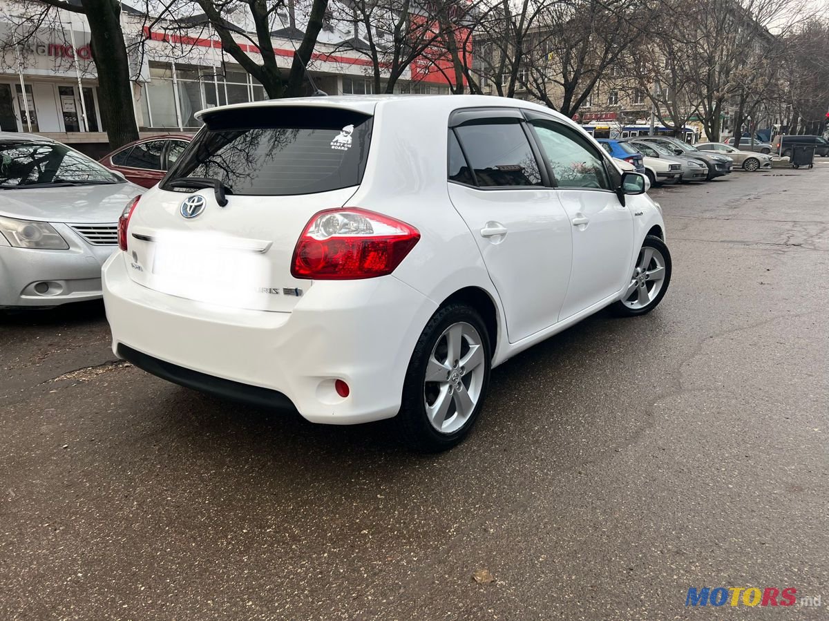 2011' Toyota Auris photo #6