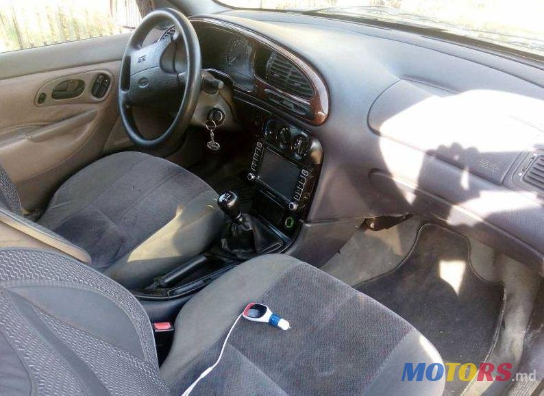 1995' Ford Crown Victoria photo #1