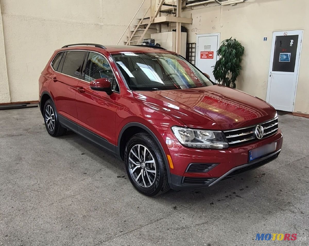 2019' Volkswagen Tiguan photo #4