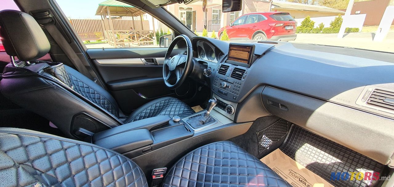 2010' Mercedes-Benz C Класс photo #6