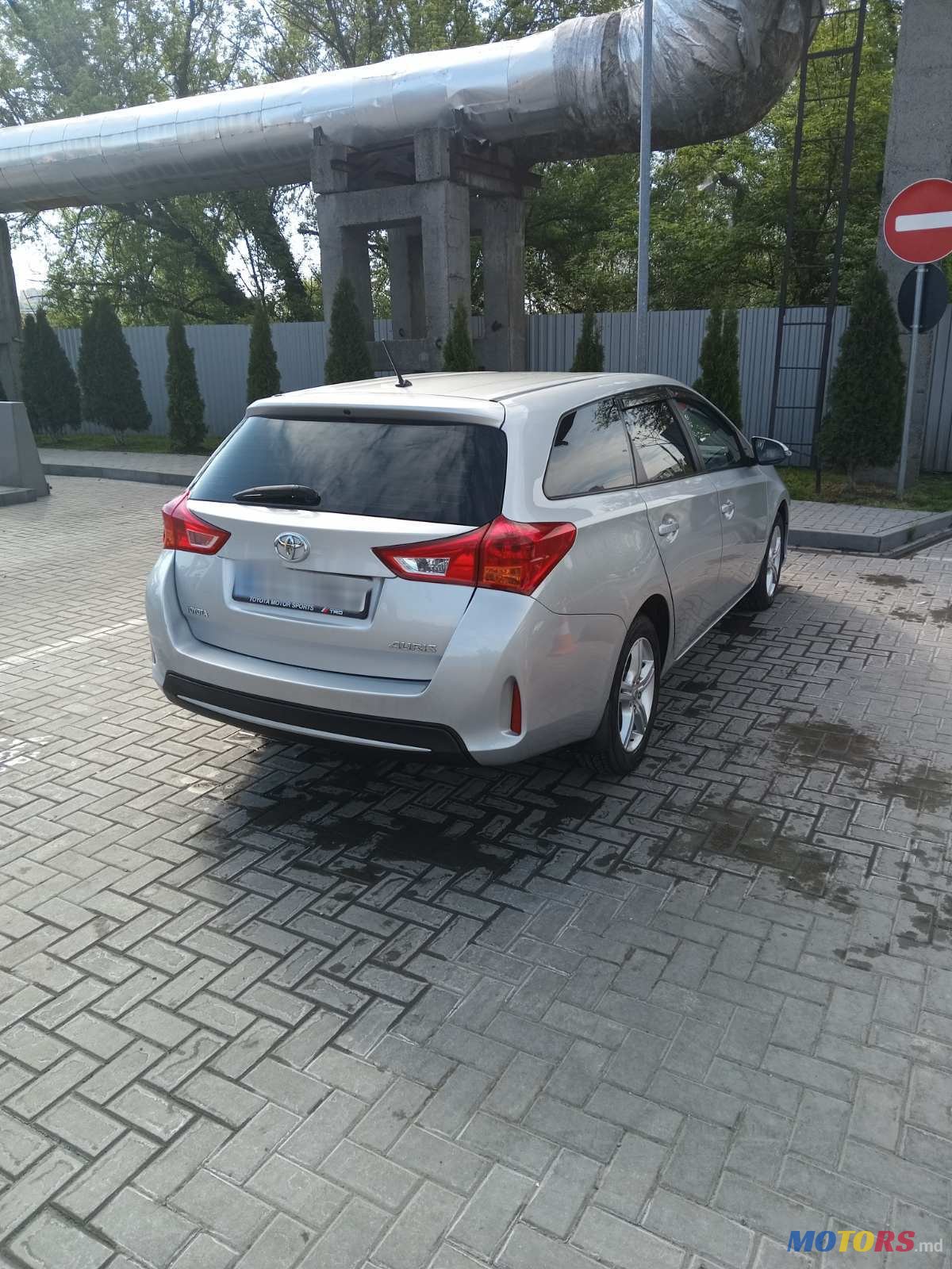 2013' Toyota Auris photo #4