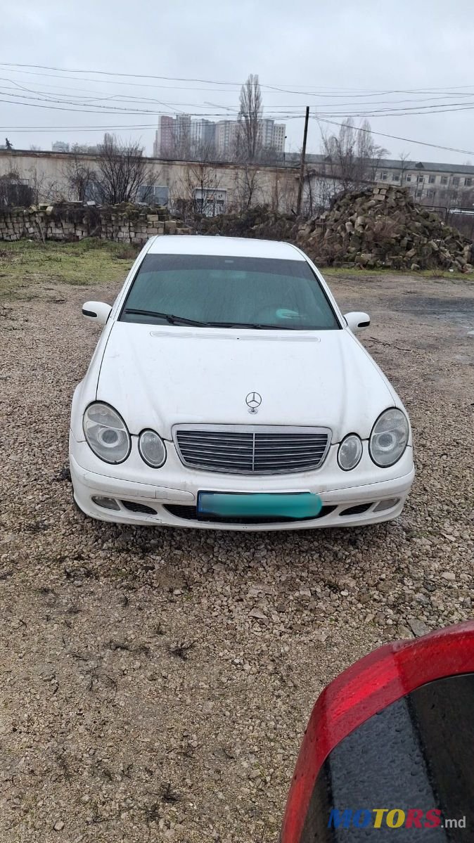 2005' Mercedes-Benz E-Class photo #3