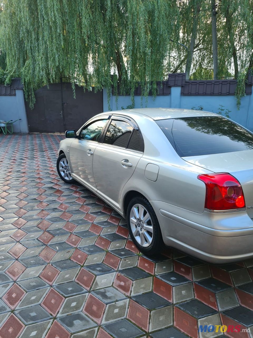 2005' Toyota Avensis photo #4