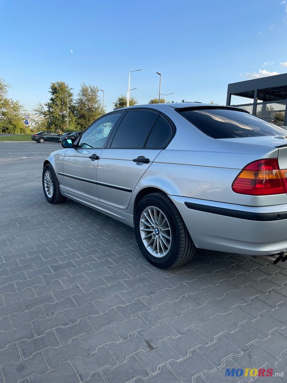 2004' BMW 3 Series photo #2