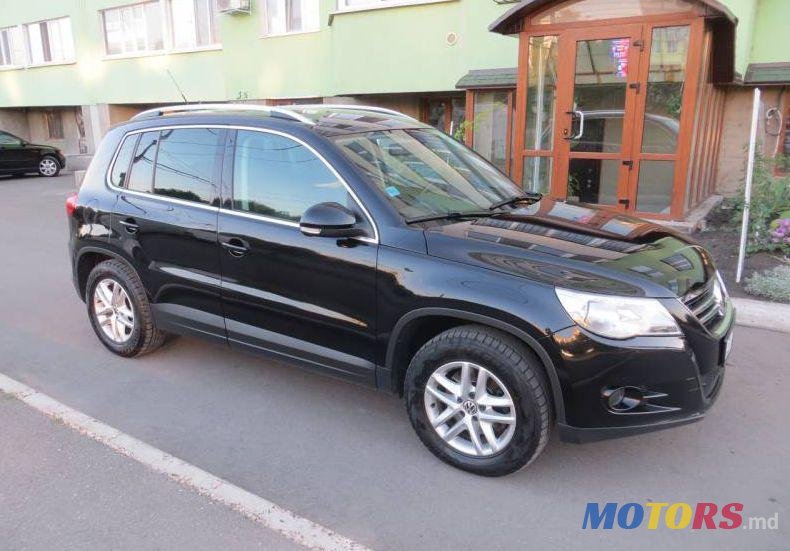 2008' Volkswagen Tiguan photo #2