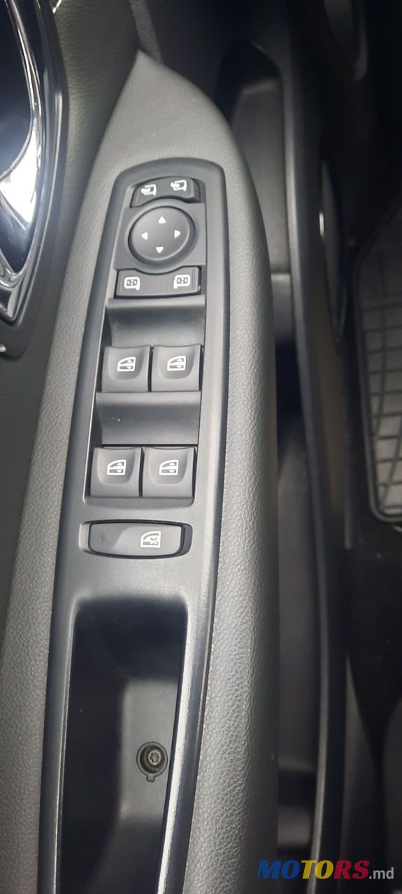 2013' Renault Scenic photo #4