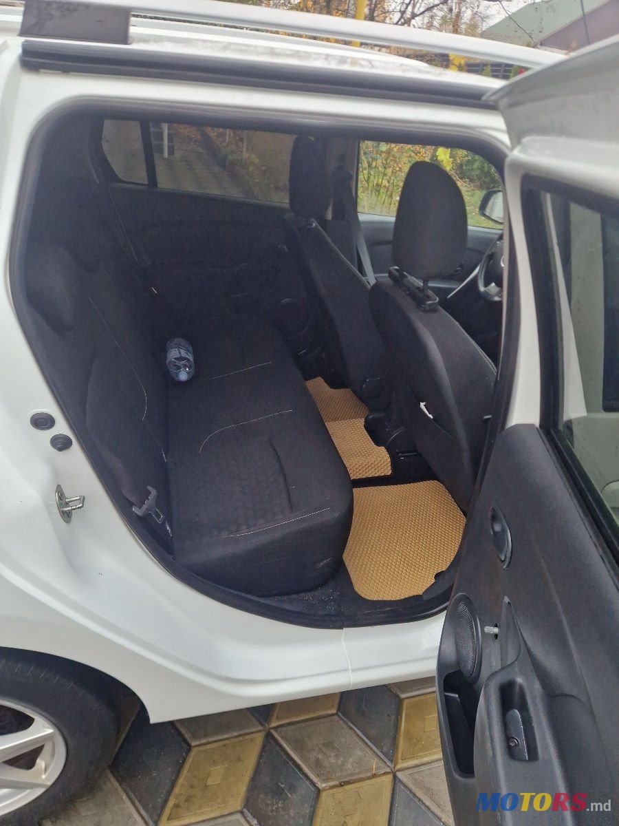 2013' Dacia Logan Mcv photo #3