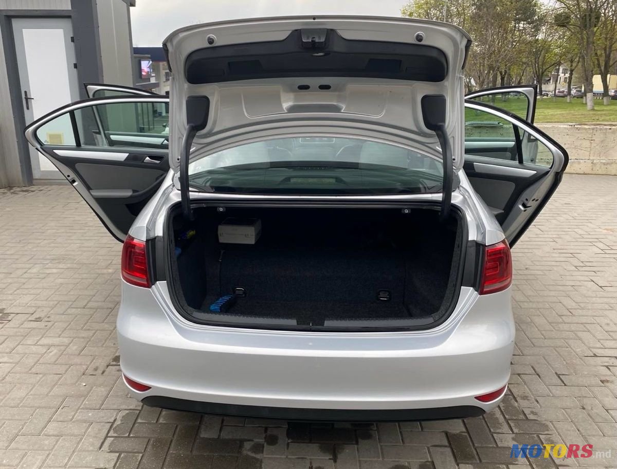 2013' Volkswagen Jetta photo #5