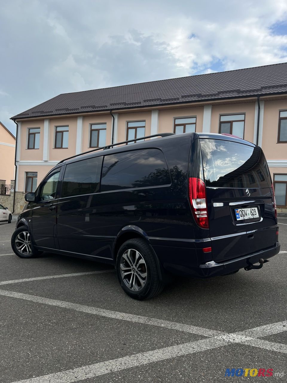 2011' Mercedes-Benz Vito photo #2