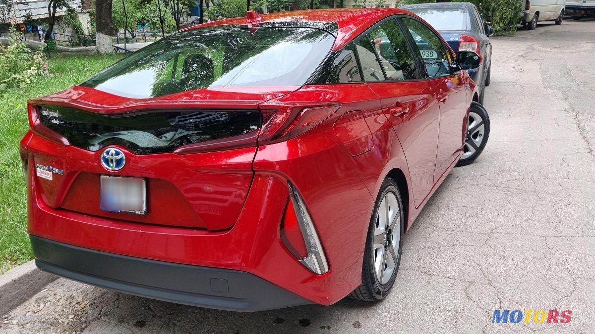 2017' Toyota Prius Prime photo #2
