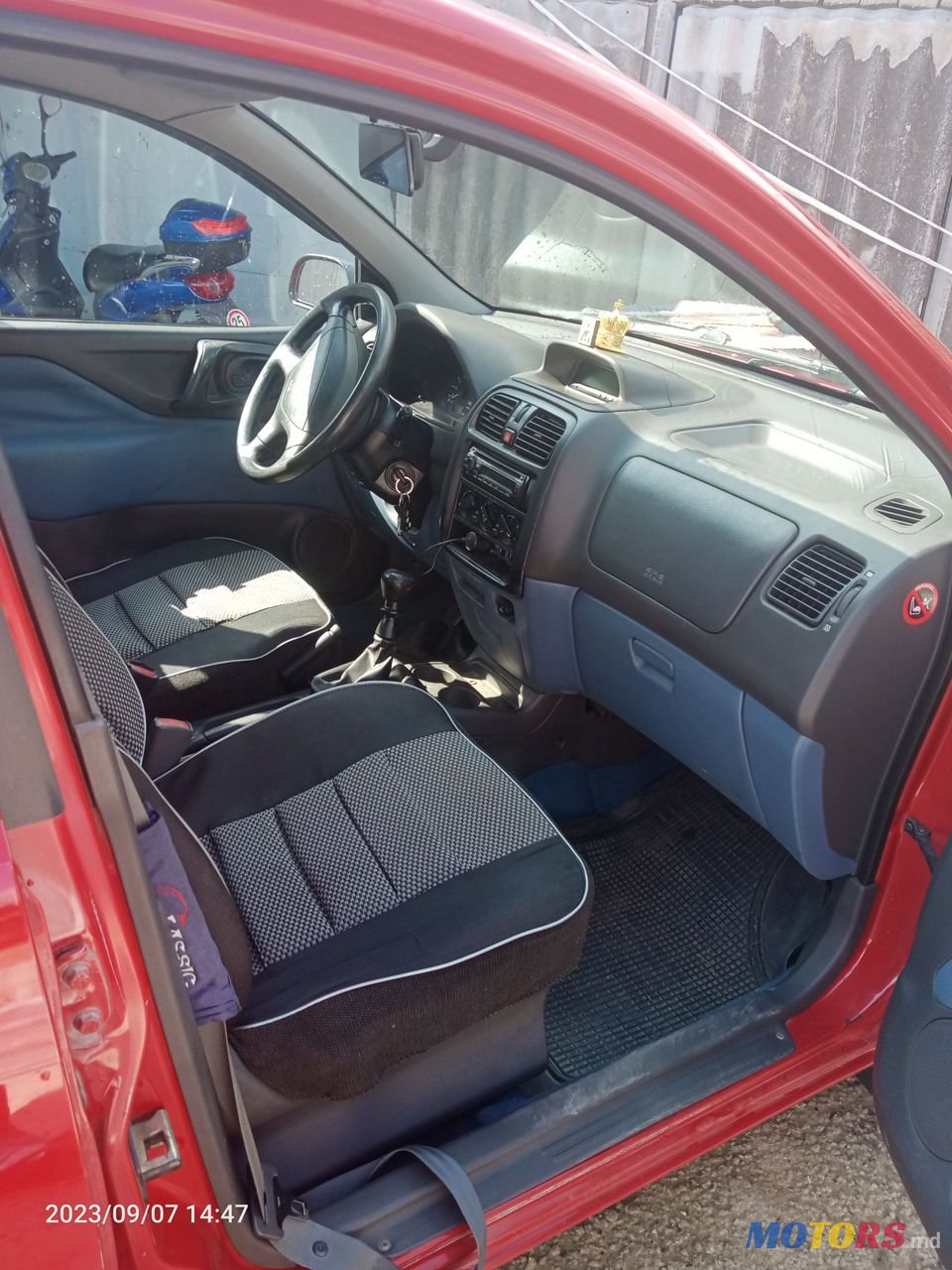 1999' Mitsubishi Space Star photo #5