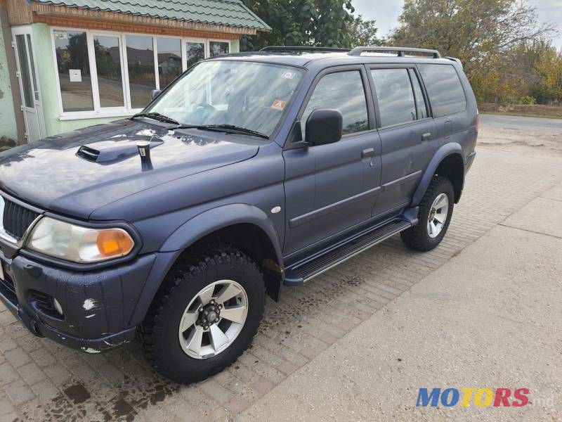 2005' Mitsubishi Pajero Sport photo #1