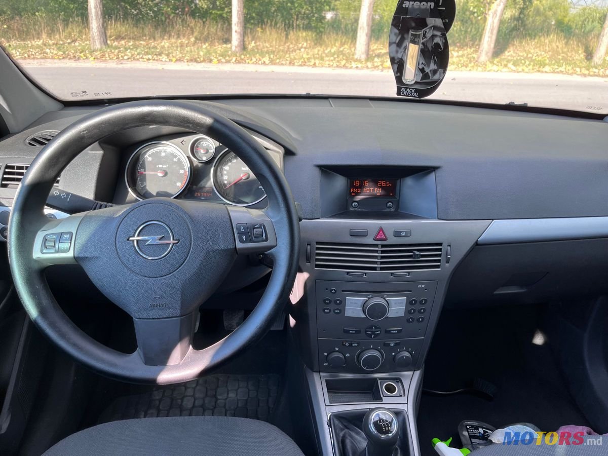 2006' Opel Astra photo #4