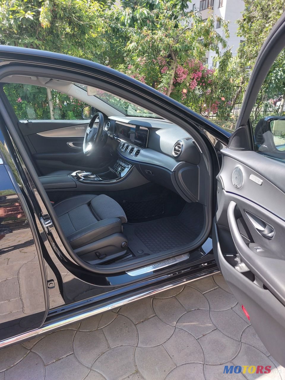 2016' Mercedes-Benz E-Class photo #5