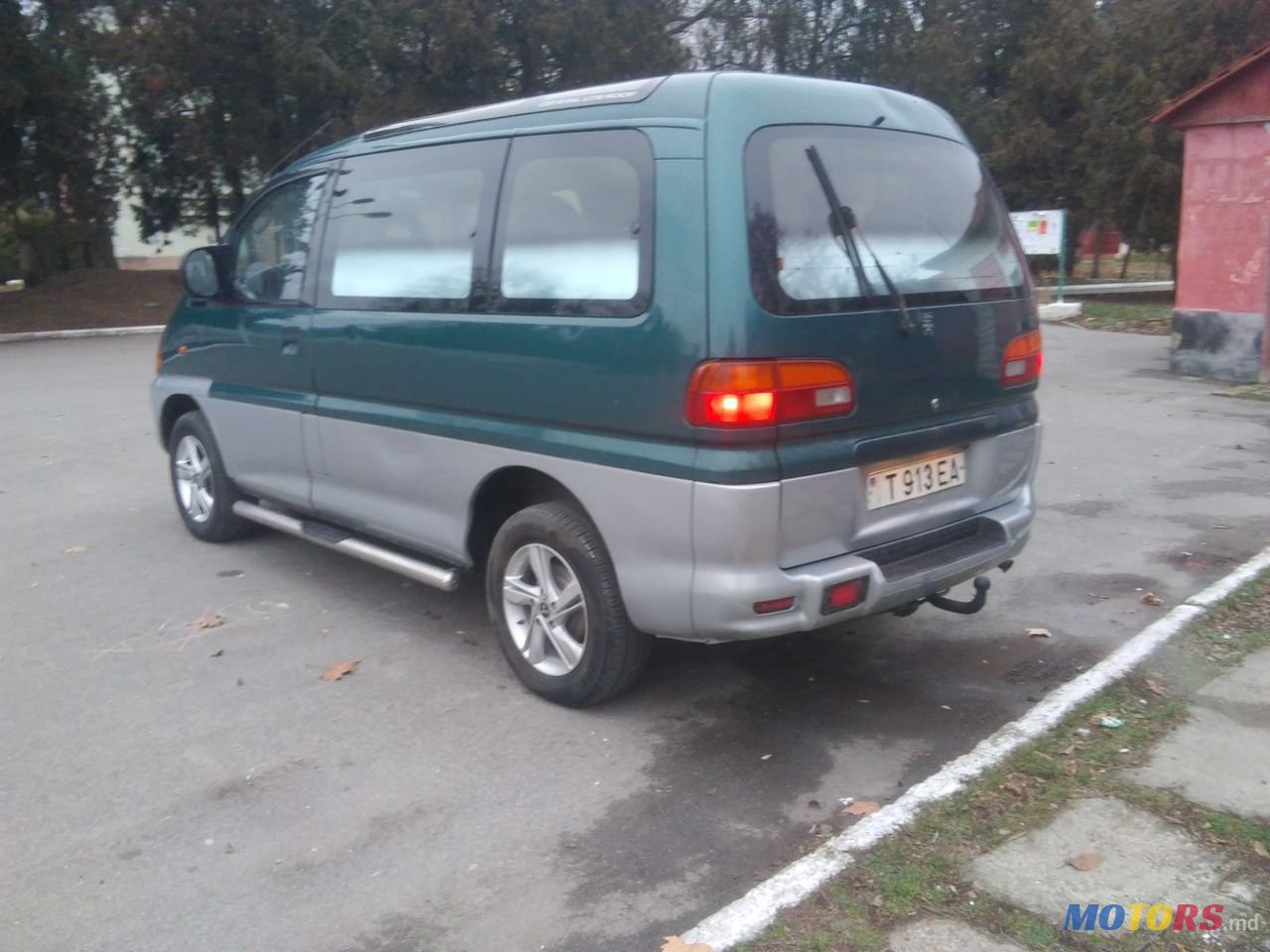 1995' Mitsubishi Space Gear photo #2