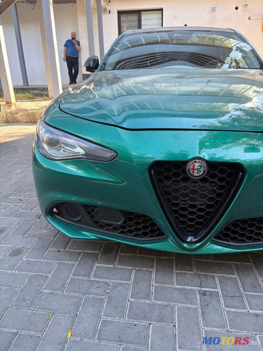 2018' Alfa Romeo Giulia photo #5