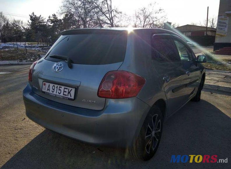 2008' Toyota Auris photo #2