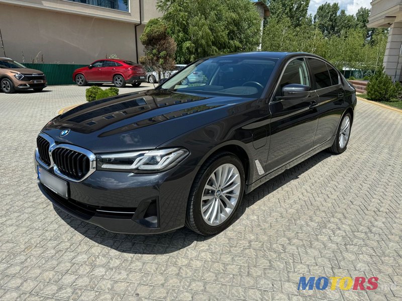 2020' BMW 5 Series photo #1