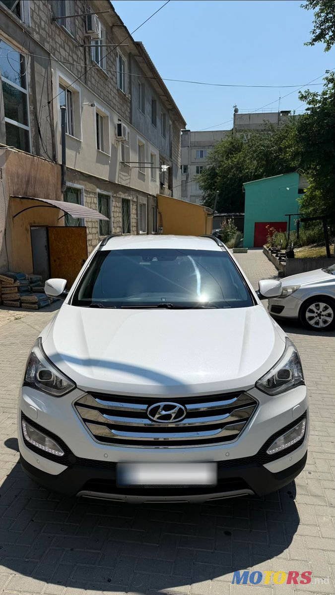 2014' Hyundai Santa Fe photo #2