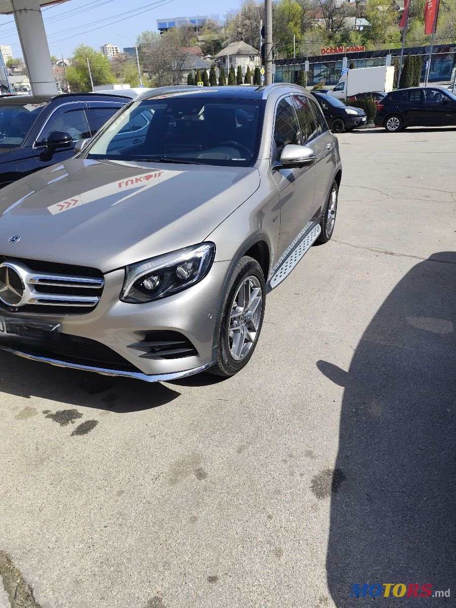 2019' Mercedes-Benz GLC photo #6
